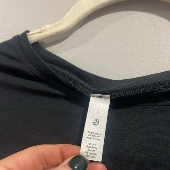 Lululemon Solid Black Basic Workout Top Sz 2 - Picture 3 of 5